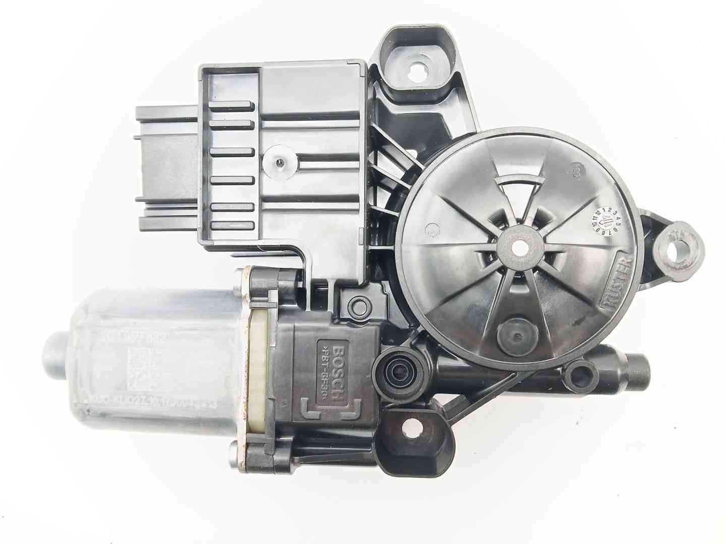 MOTOR ELEVALUNAS DELANTERO DERECHO VOLKSWAGEN POLO VI (AW1, BZ1, AE1, BZ3) 2Q1959882 2Q1959882 - Vista 2