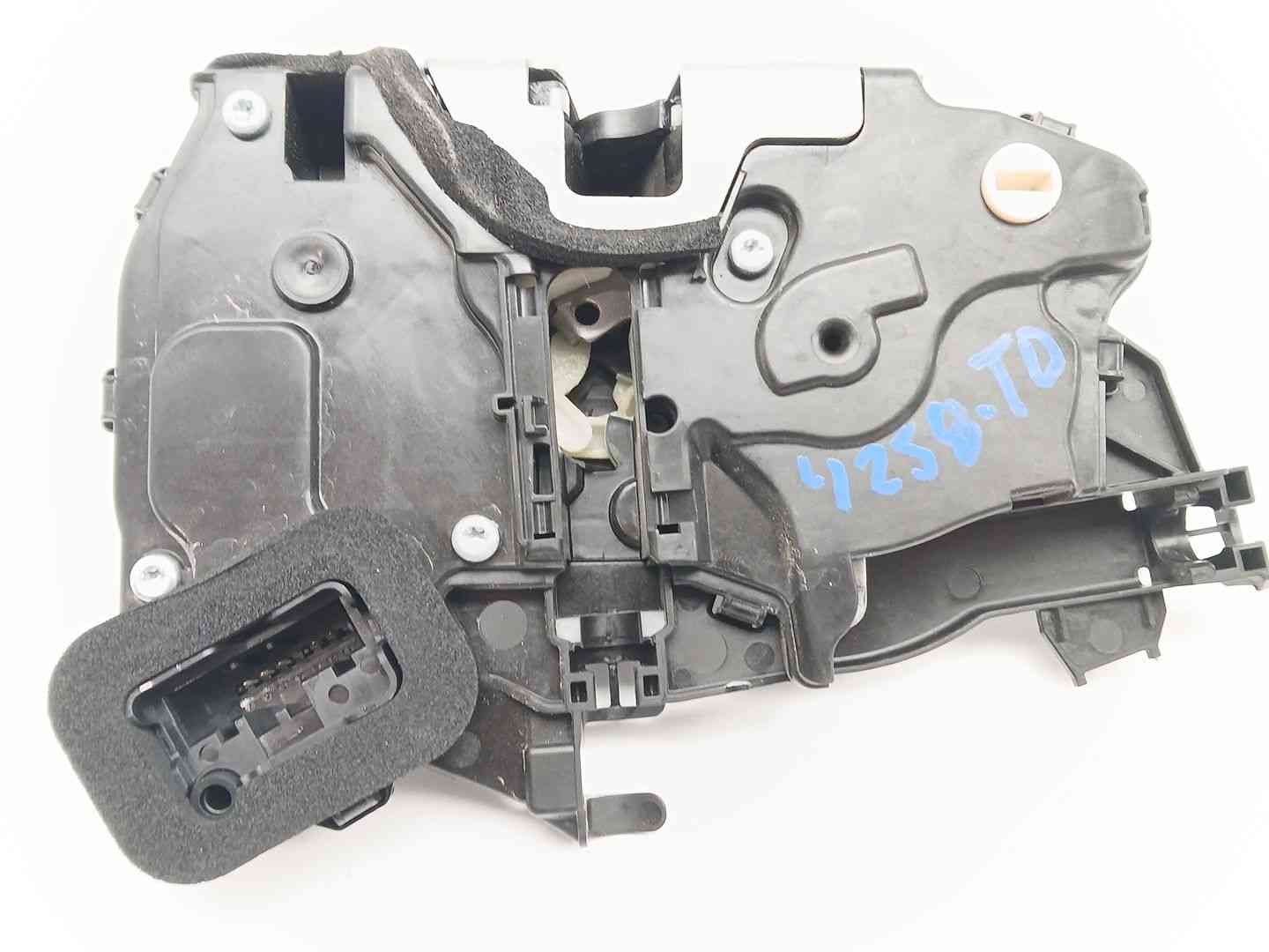 CERRADURA PUERTA TRASERA DERECHA VOLKSWAGEN TAIGO (CS1) 10A839016B 10A839016B - Vista 3