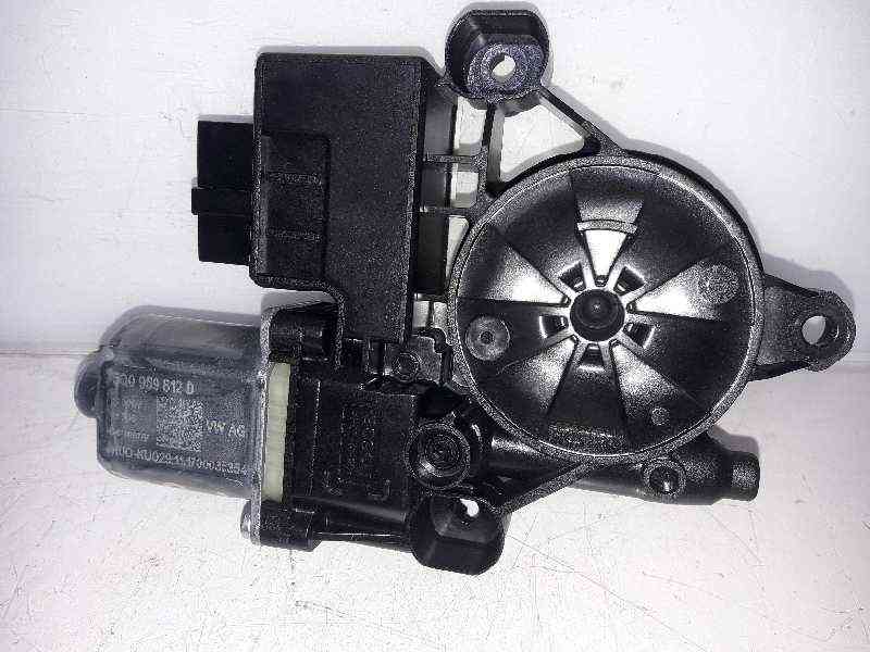 MOTOR ELEVALUNAS TRASERO DERECHO SEAT ARONA 0130822694 / 5Q0959812D 01308226945Q0959812D