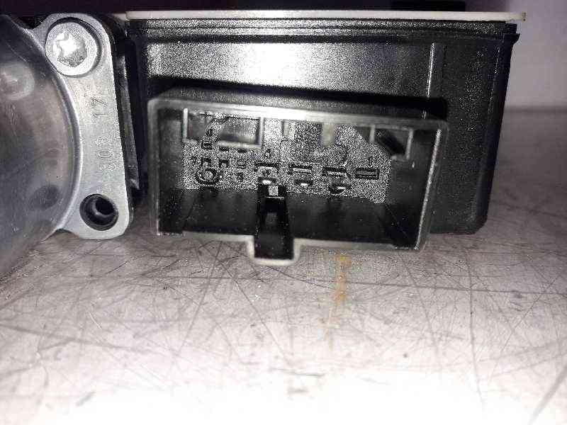 MOTOR ELEVALUNAS TRASERO DERECHO SEAT ARONA 0130822694 / 5Q0959812D 01308226945Q0959812D - Vista 3