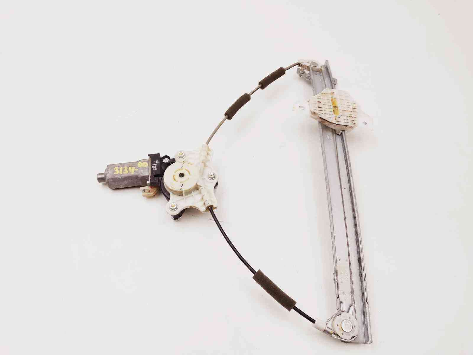 ELEVALUNAS DELANTERO DERECHO HYUNDAI I20 82460C7000 82460C7000