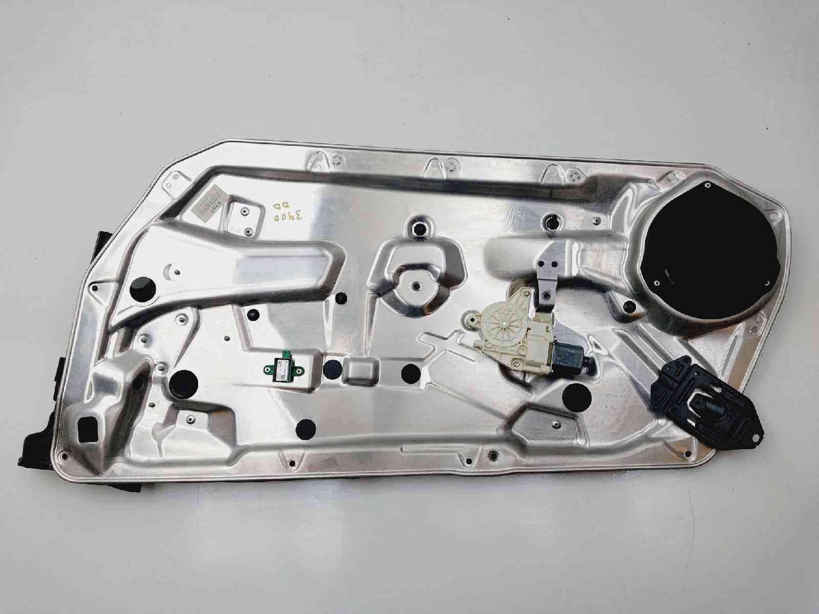 ELEVALUNAS DELANTERO DERECHO MERCEDES-BENZ CLASE C (W204) COUPE 40161188B / A2048200142 40161188BA2048200142