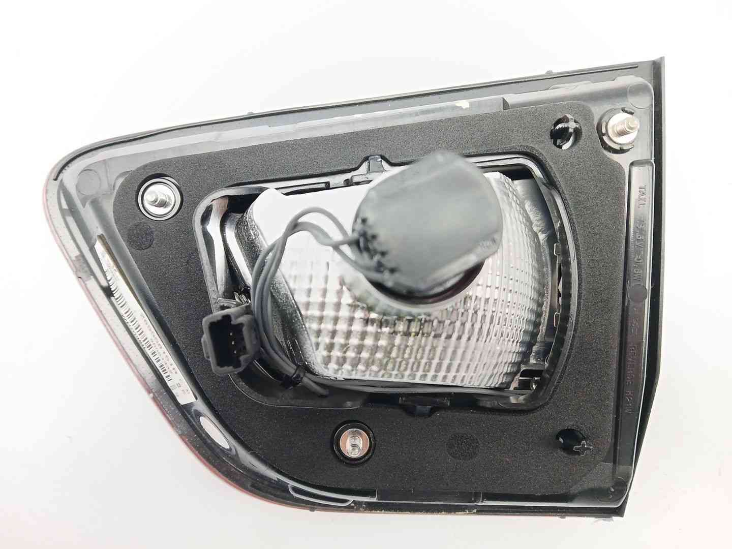 PILOTO TRASERO IZQUIERDO INTERIOR RENAULT KADJAR (HA_, HL_) 265550151R / 90061332 265550151R90061332 - Vista 2