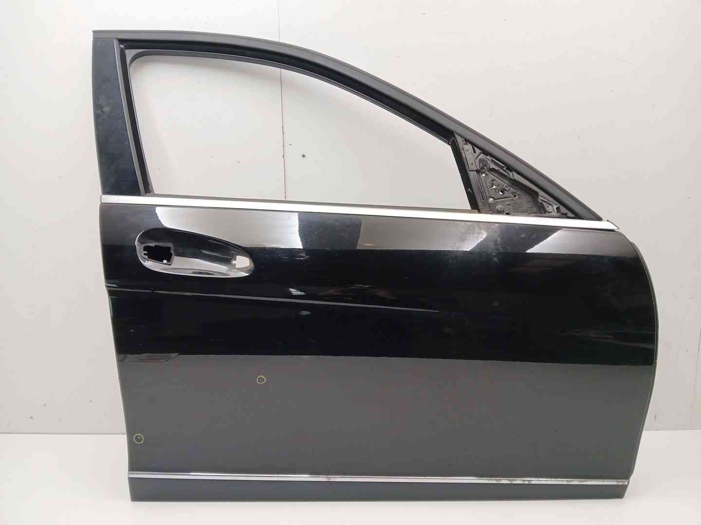 PUERTA DELANTERA DERECHA MERCEDES-BENZ CLASE C (W204) A2047200205 / A2047206000 A2047200205A2047206000