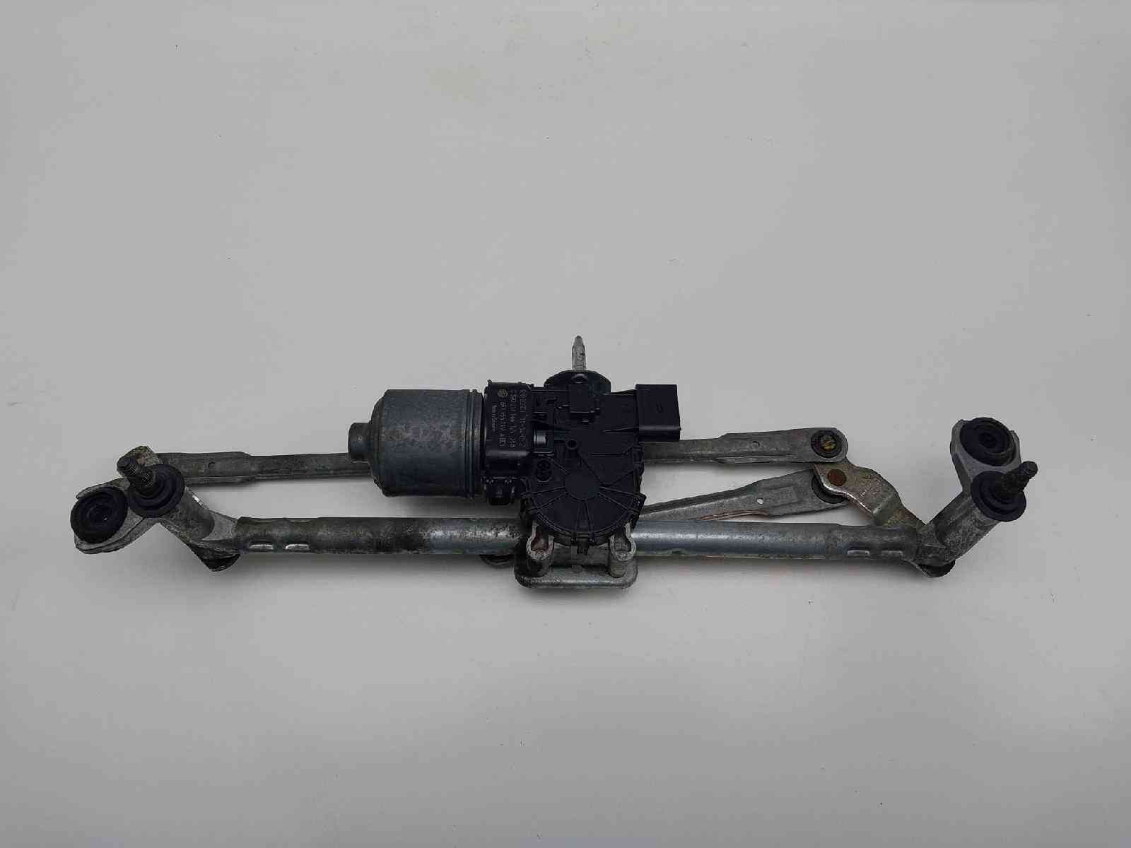 MOTOR LIMPIA DELANTERO SEAT IBIZA (6J5) 6R1955119A / 3397021393 / 0390241566 6R1955119A33970213930390241566
