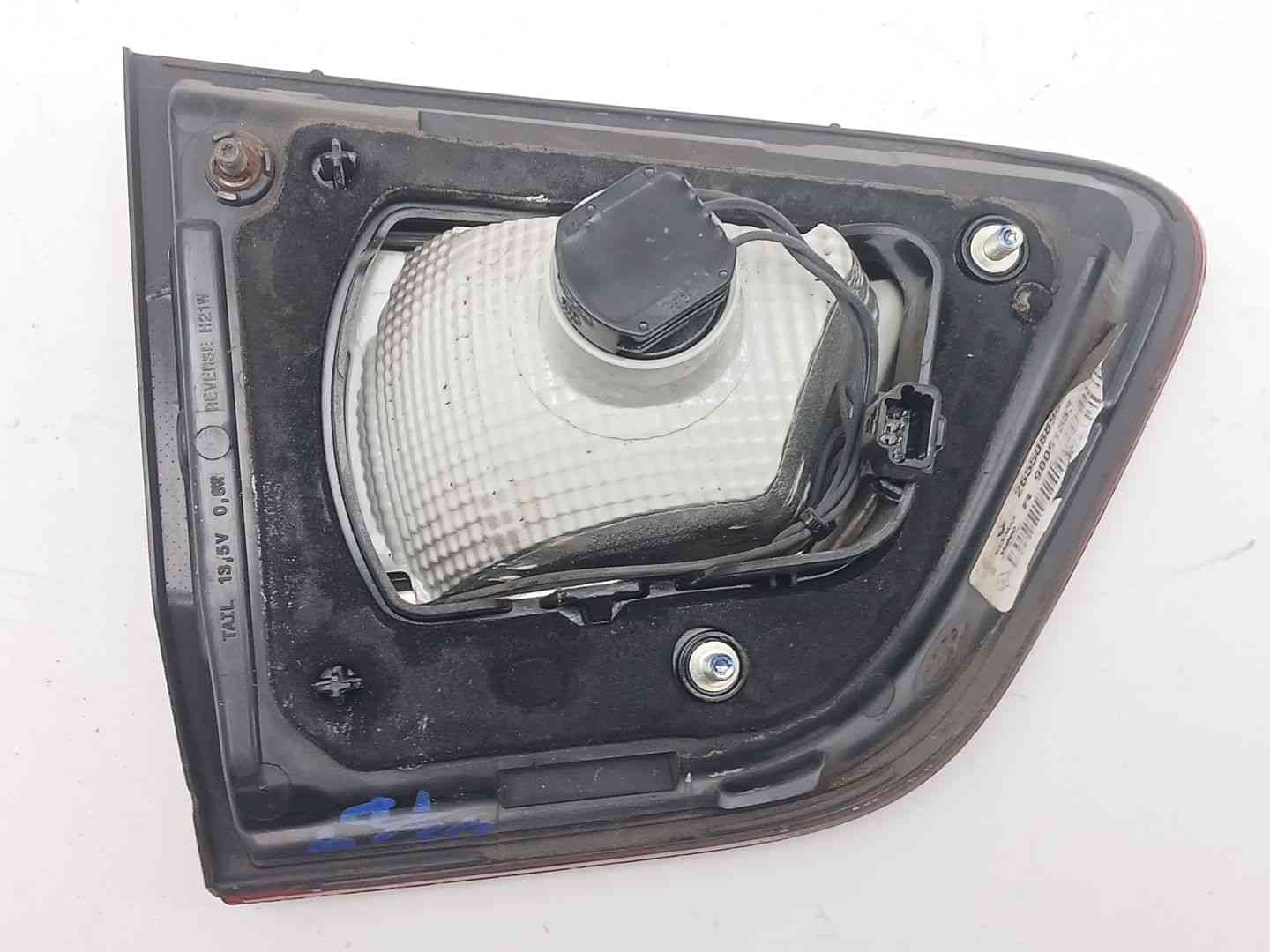 PILOTO TRASERO DERECHO INTERIOR RENAULT KADJAR (HA_, HL_) 265508898R 265508898R - Vista 2