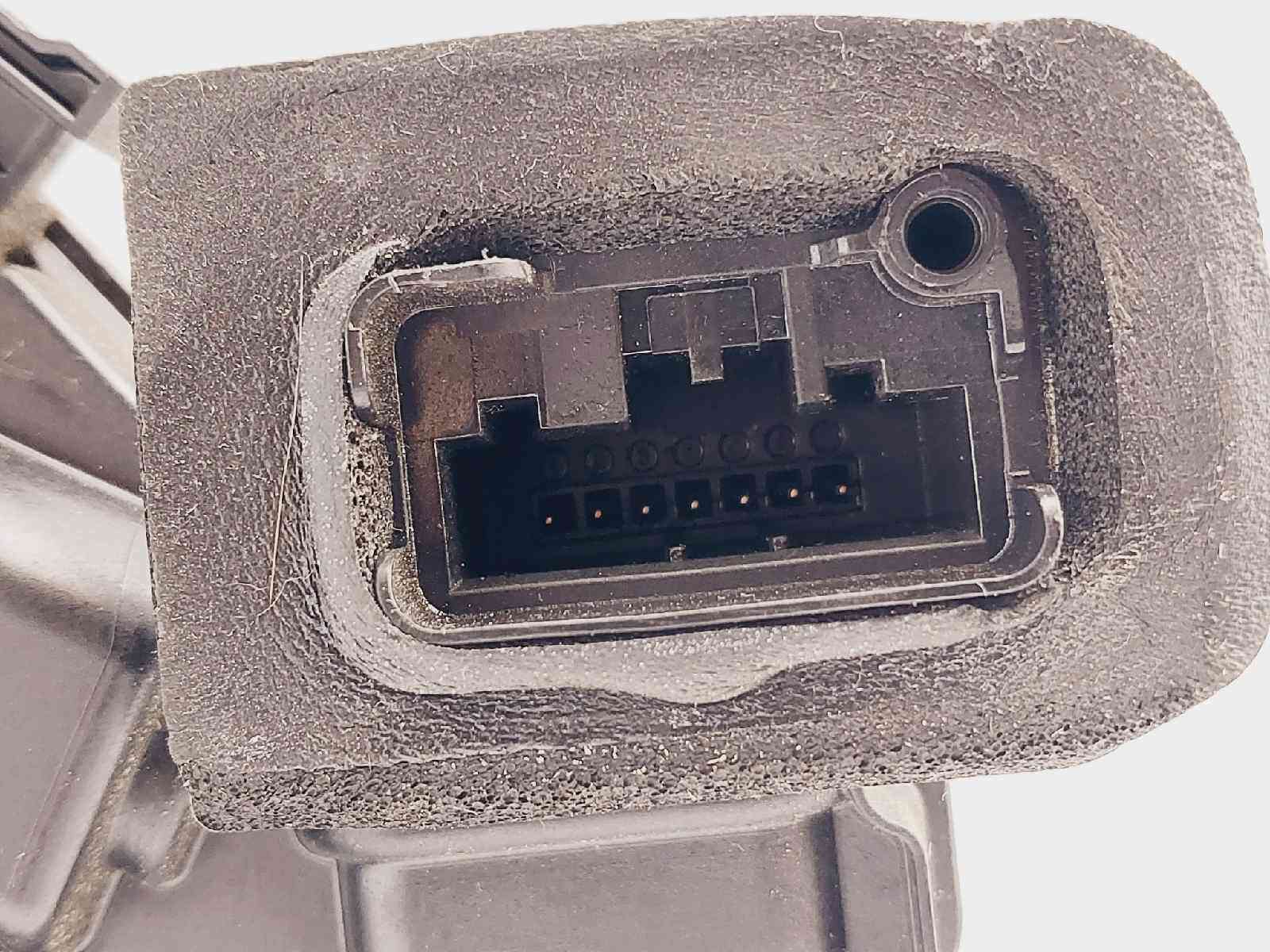CERRADURA PUERTA DELANTERA DERECHA VOLKSWAGEN GOLF VI (5K1) 5K1837016D 5K1837016D - Vista 2