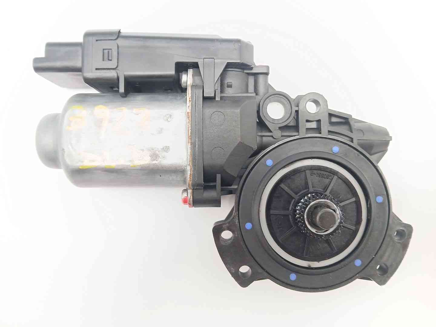 MOTOR ELEVALUNAS DELANTERO DERECHO KIA CEE´D Hatchback (ED) 402054D / 403951A8 / 440850C 402054D403951A8440850C