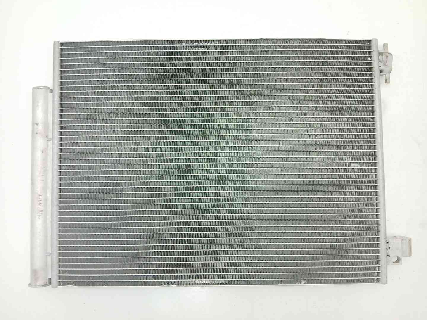 CONDENSADOR / RADIADOR AIRE ACONDICIONADO RENAULT CAPTUR 921006843R 921006843R - Vista 3