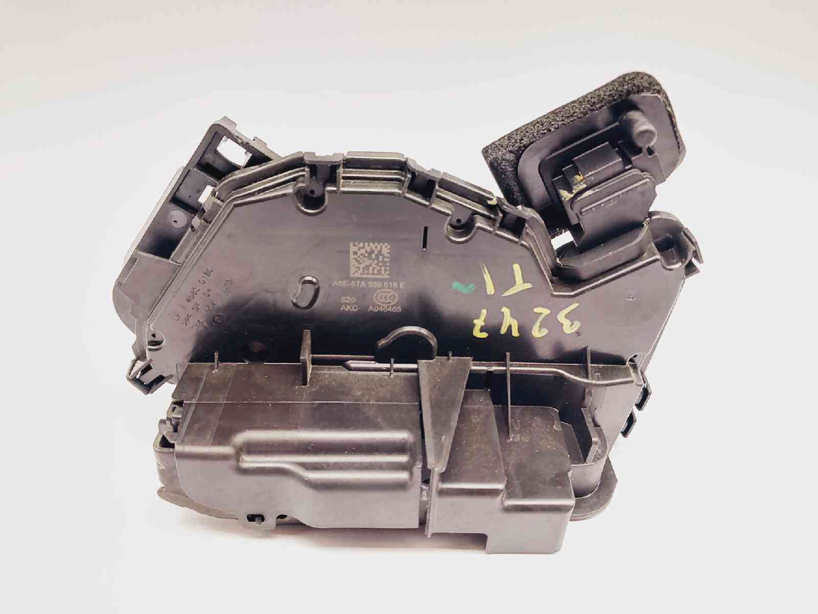 CERRADURA PUERTA TRASERA IZQUIERDA SKODA OCTAVIA LIM. (5E3) 5TA839015E / 45370180 5TA839015E45370180