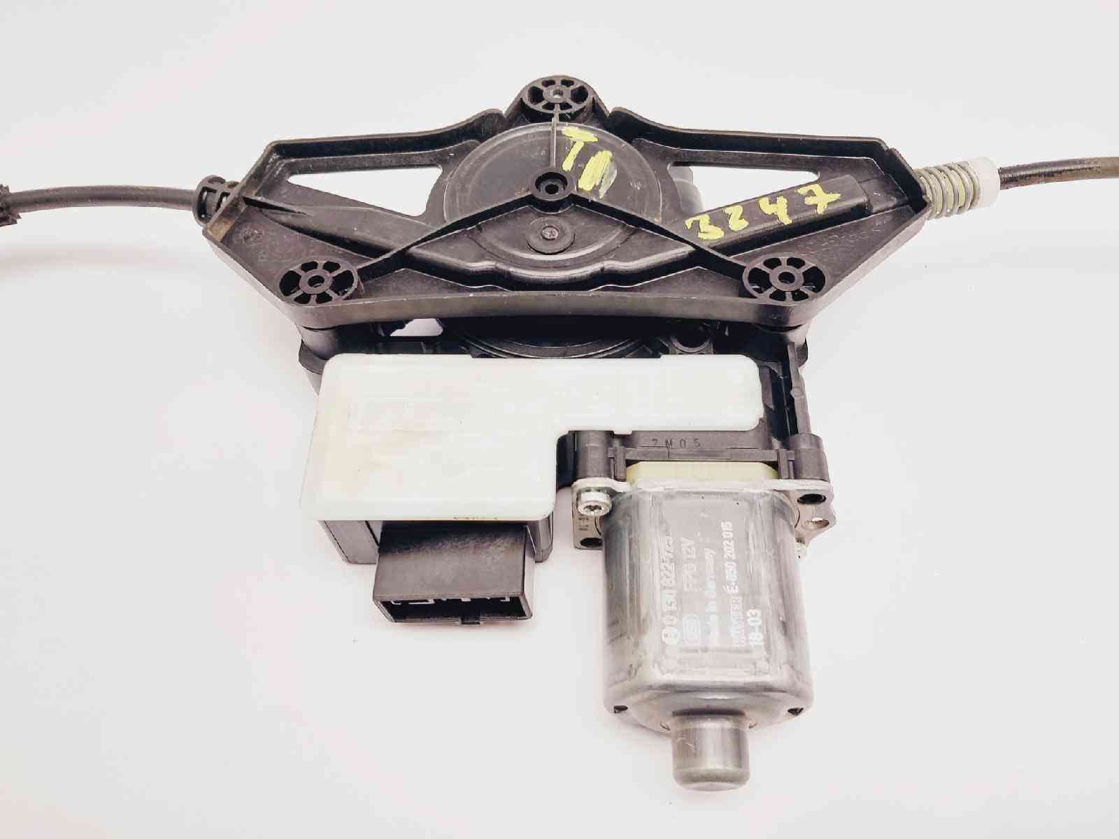 ELEVALUNAS TRASERO IZQUIERDO SKODA OCTAVIA LIM. (5E3) 5E0839461 / 0130822725 / 5Q0959811E 5E083946101308227255Q0959811E - Vista 2