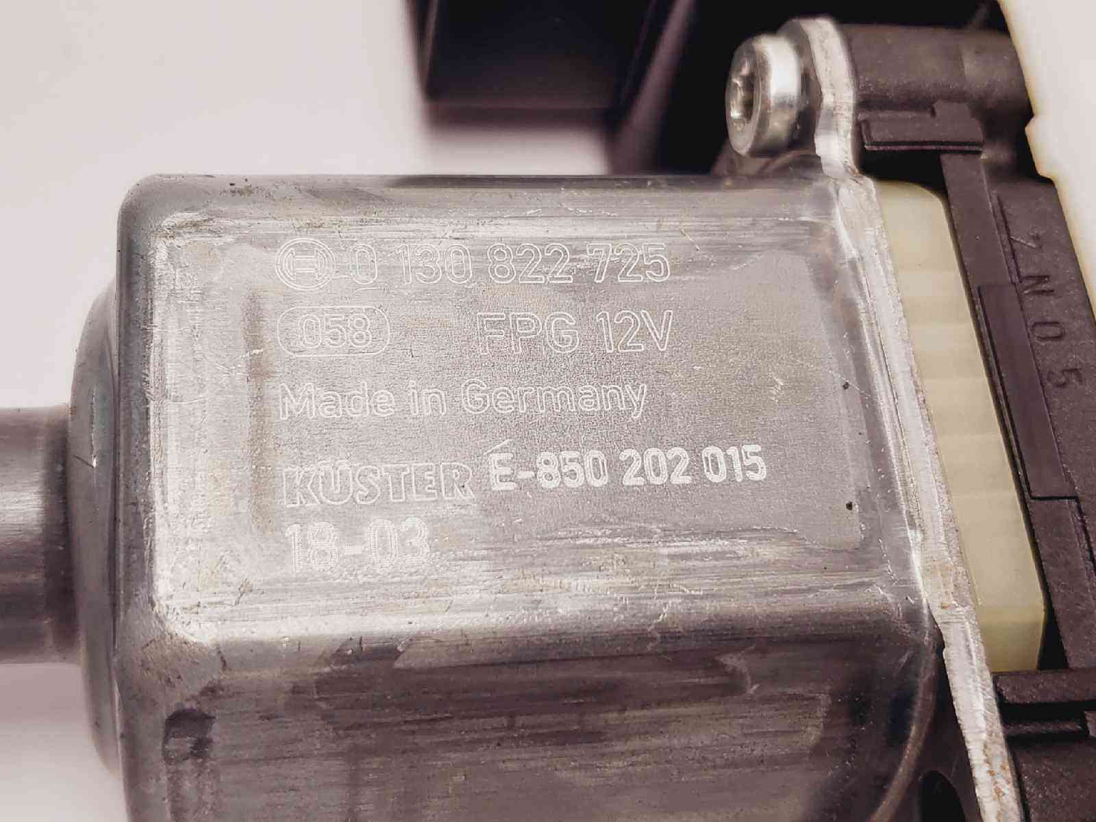 ELEVALUNAS TRASERO IZQUIERDO SKODA OCTAVIA LIM. (5E3) 5E0839461 / 0130822725 / 5Q0959811E 5E083946101308227255Q0959811E - Vista 3