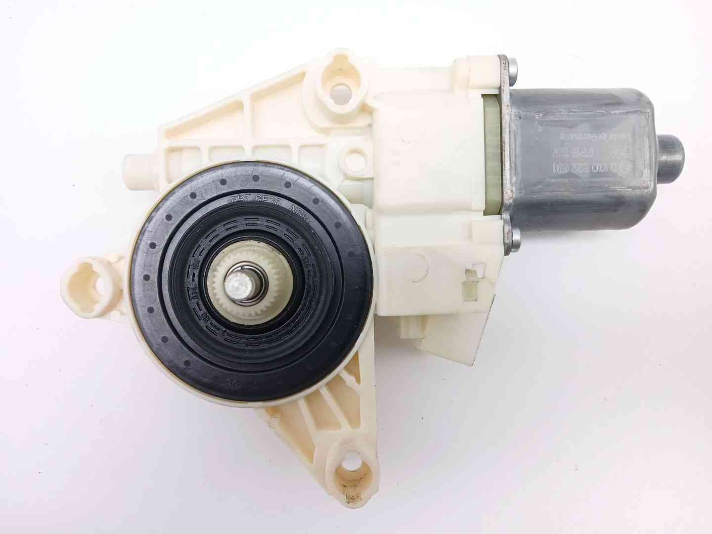 MOTOR ELEVALUNAS DELANTERO DERECHO MERCEDES-BENZ CLASE A (W176) A2469065200 A2469065200