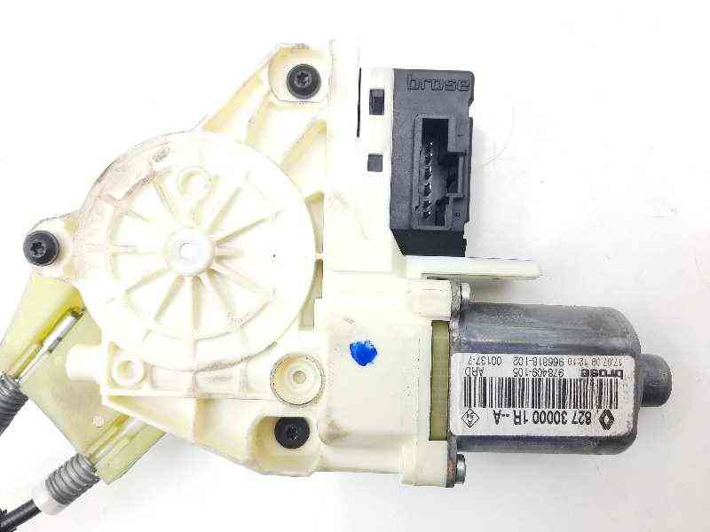 ELEVALUNAS TRASERO DERECHO RENAULT LAGUNA III 827000001R / 827300001R 827000001R827300001R - Vista 3