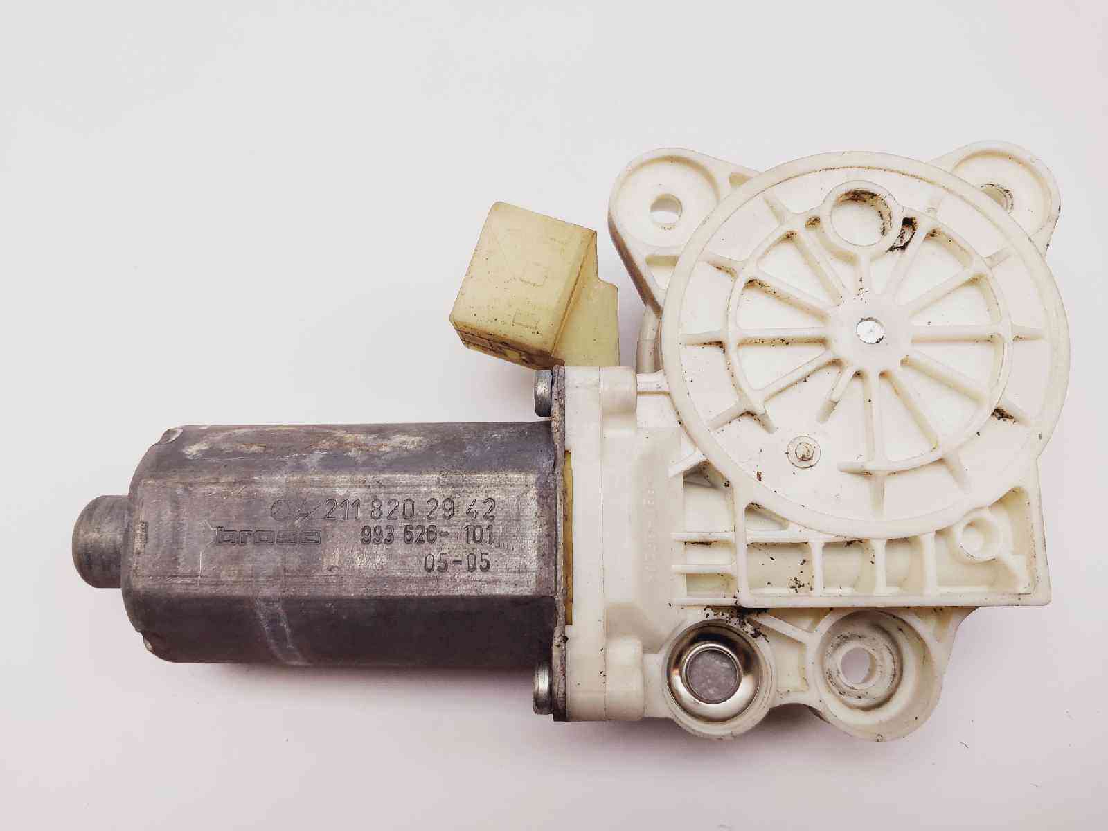 MOTOR ELEVALUNAS DELANTERO IZQUIERDO MERCEDES-BENZ CLASE E (W211) BERLINA 2118202942 / 0130821970 / 993626101 21182029420130821970993626101 - Vista 2