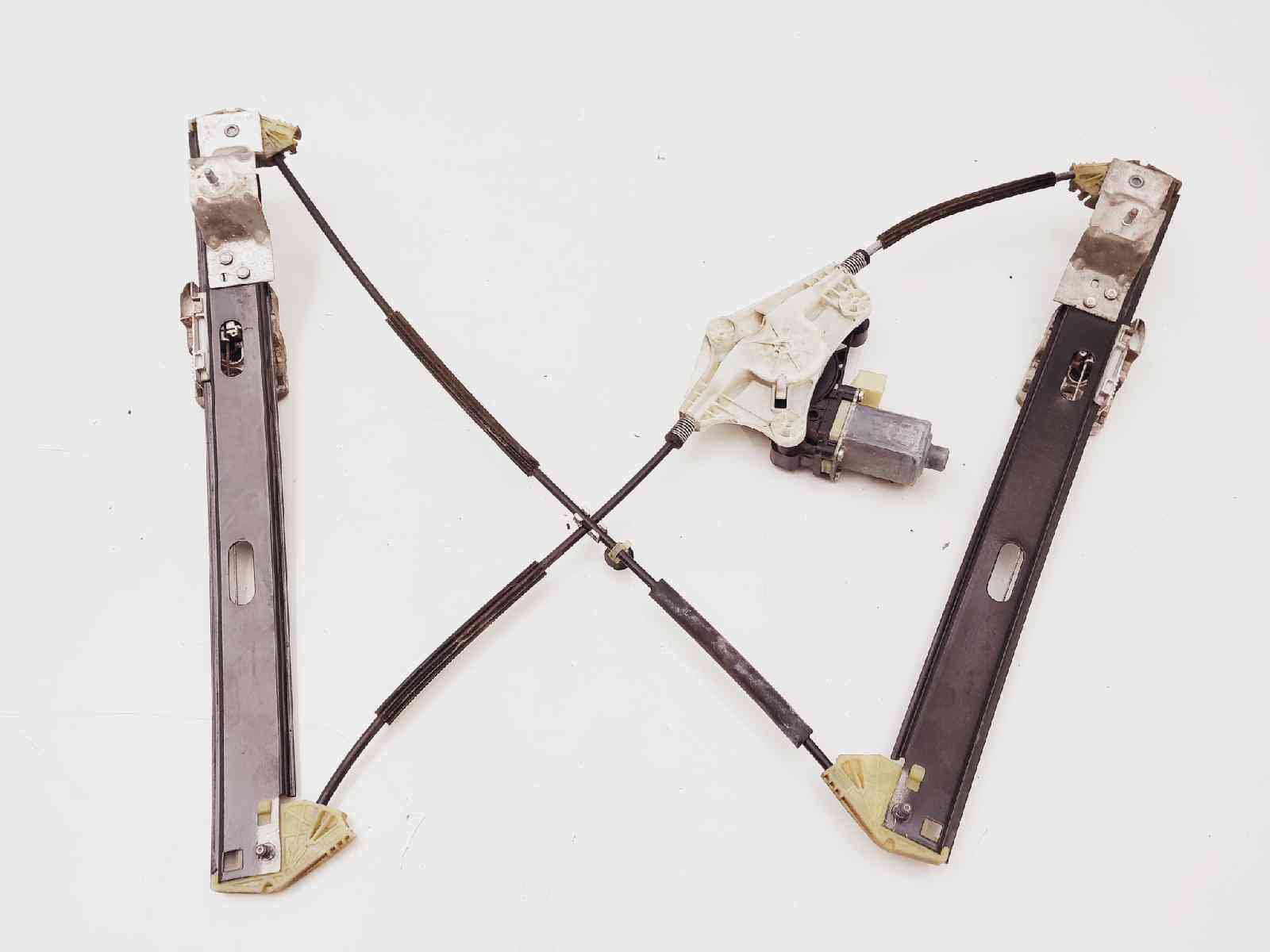 ELEVALUNAS DELANTERO DERECHO SEAT LEON (5F1) 5F4837462 / 0130822716 / 5Q0959802B 5F483746201308227165Q0959802B