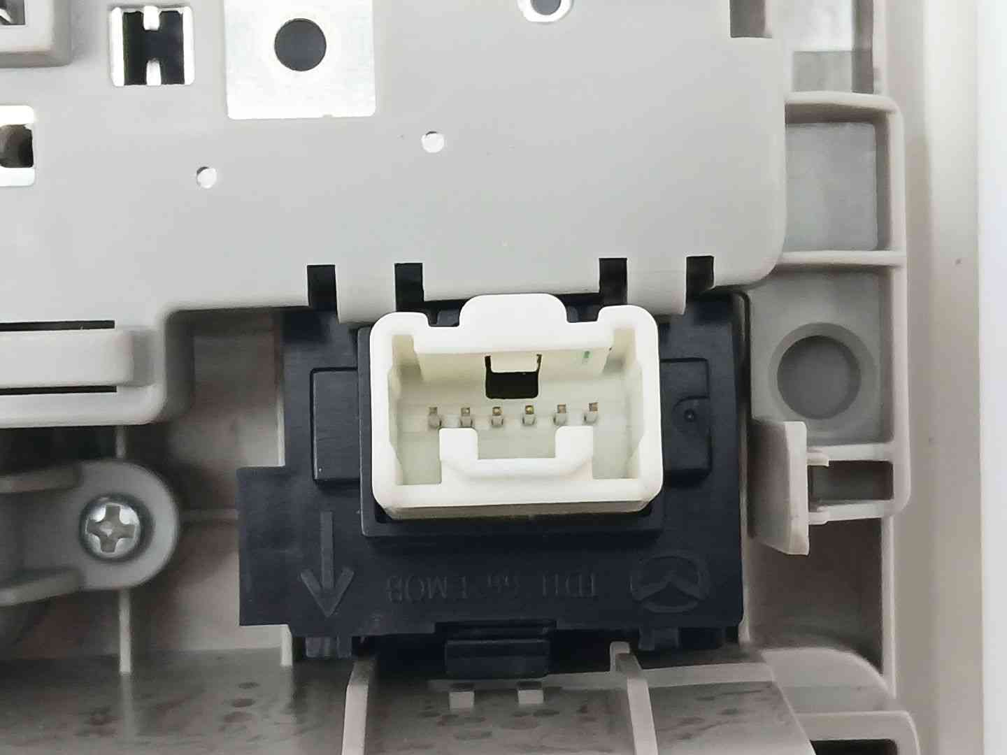 LUZ INTERIOR MAZDA CX-3 (DK) KD4569971 / KD4569970C75 KD4569971KD4569970C75 - Vista 3