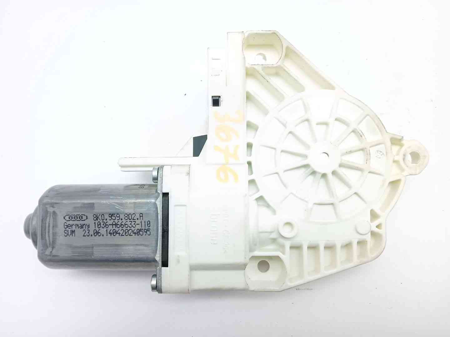 MOTOR ELEVALUNAS DELANTERO DERECHO AUDI A4 BER. (B8) 8K0959802A 8K0959802A - Vista 2