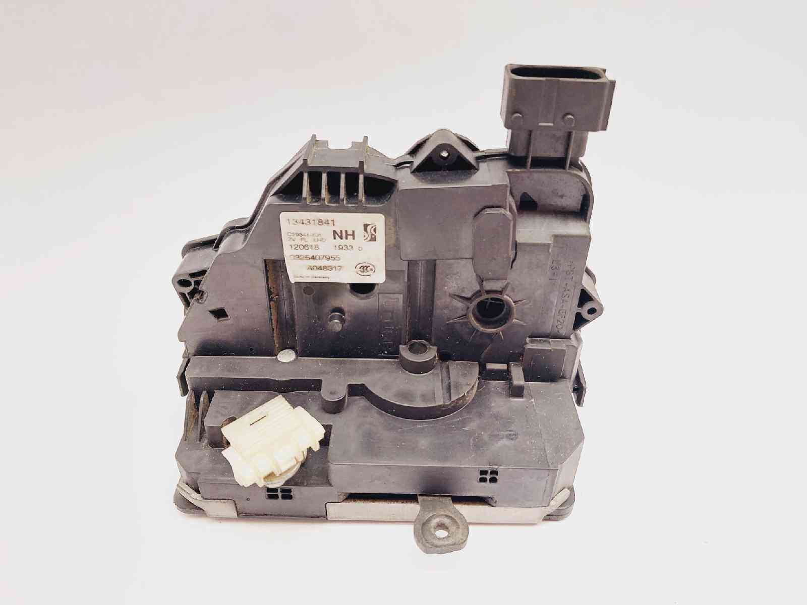 CERRADURA PUERTA DELANTERA DERECHA OPEL CORSA E 13431841 13431841