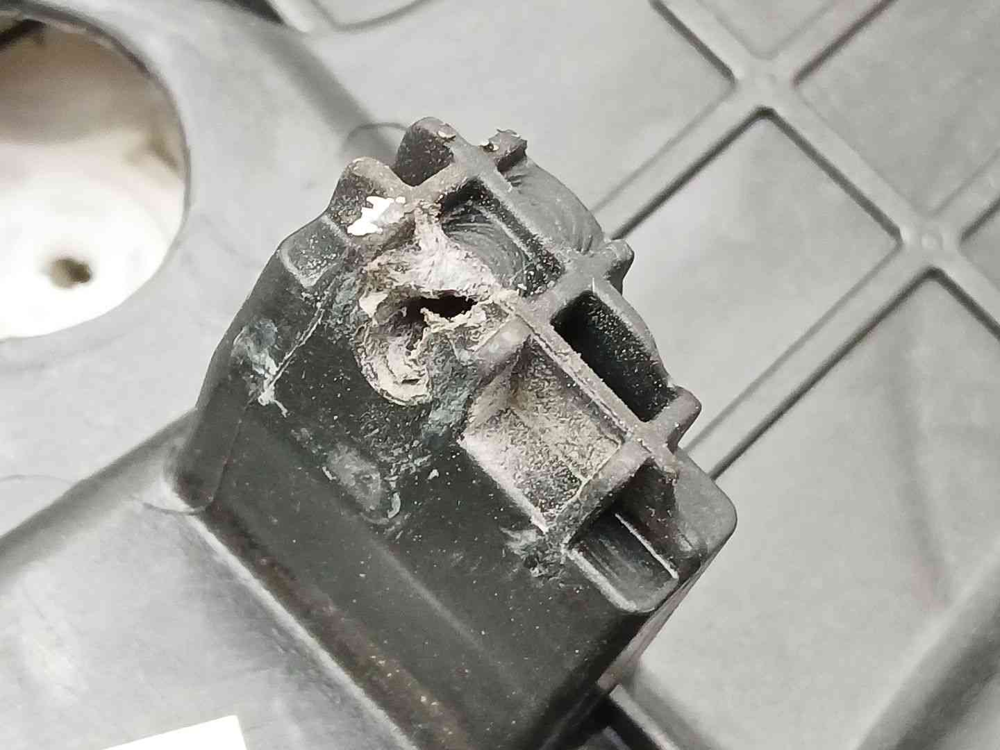 ELEVALUNAS TRASERO DERECHO KIA CARENS IV 83480A4000 83480A4000 - Vista 3