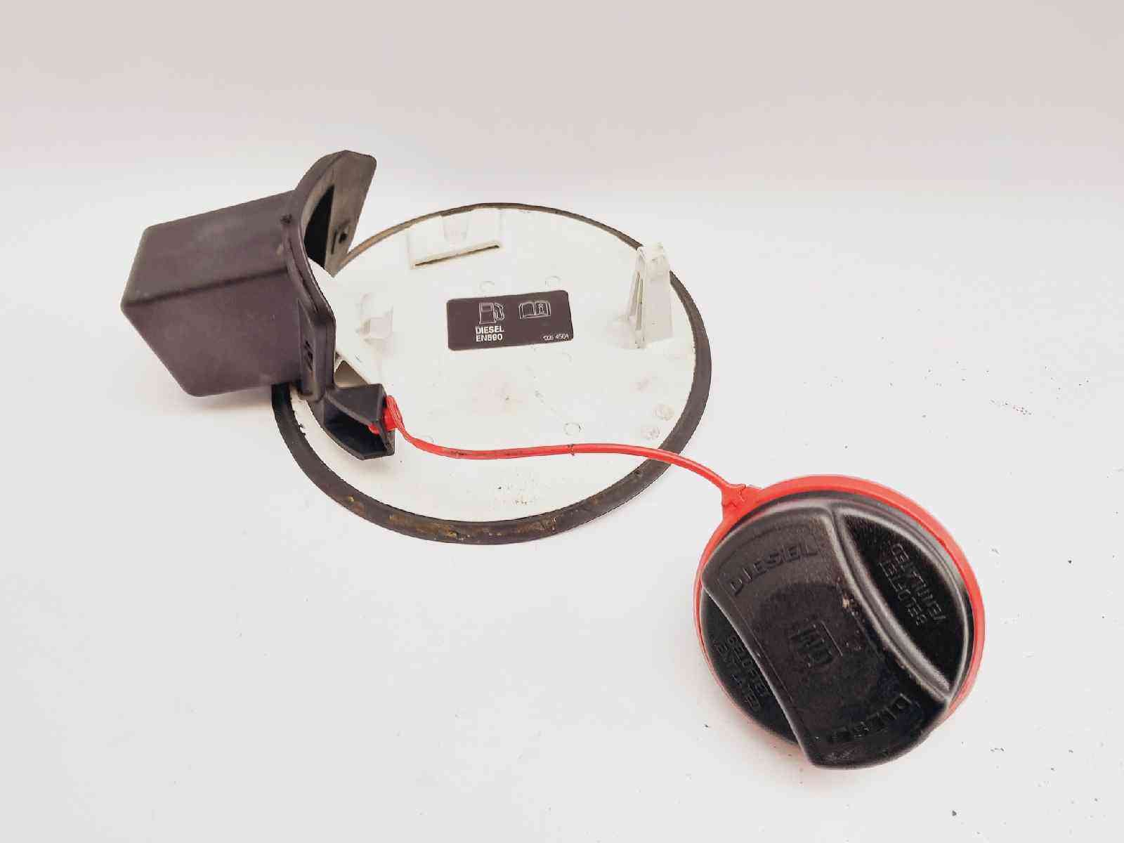 TAPA EXTERIOR COMBUSTIBLE OPEL CORSA E 13183306 / 13427916 1318330613427916 - Vista 3