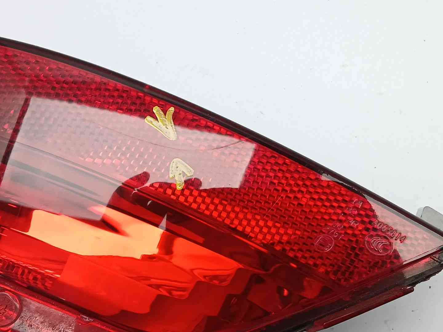 PILOTO TRASERO IZQUIERDO PARAGOLPES RENAULT CAPTUR 265850007R 265850007R - Vista 2